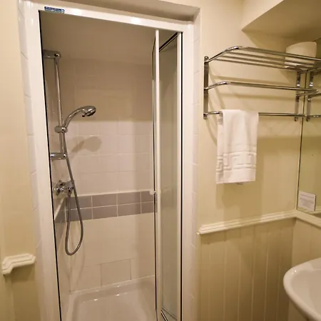 Red Lion Inn 4*
