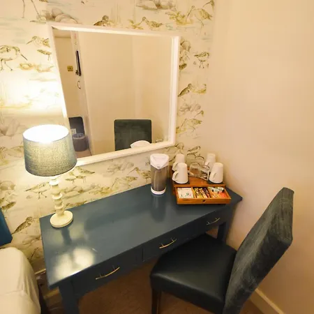 Inn Red Lion 4*